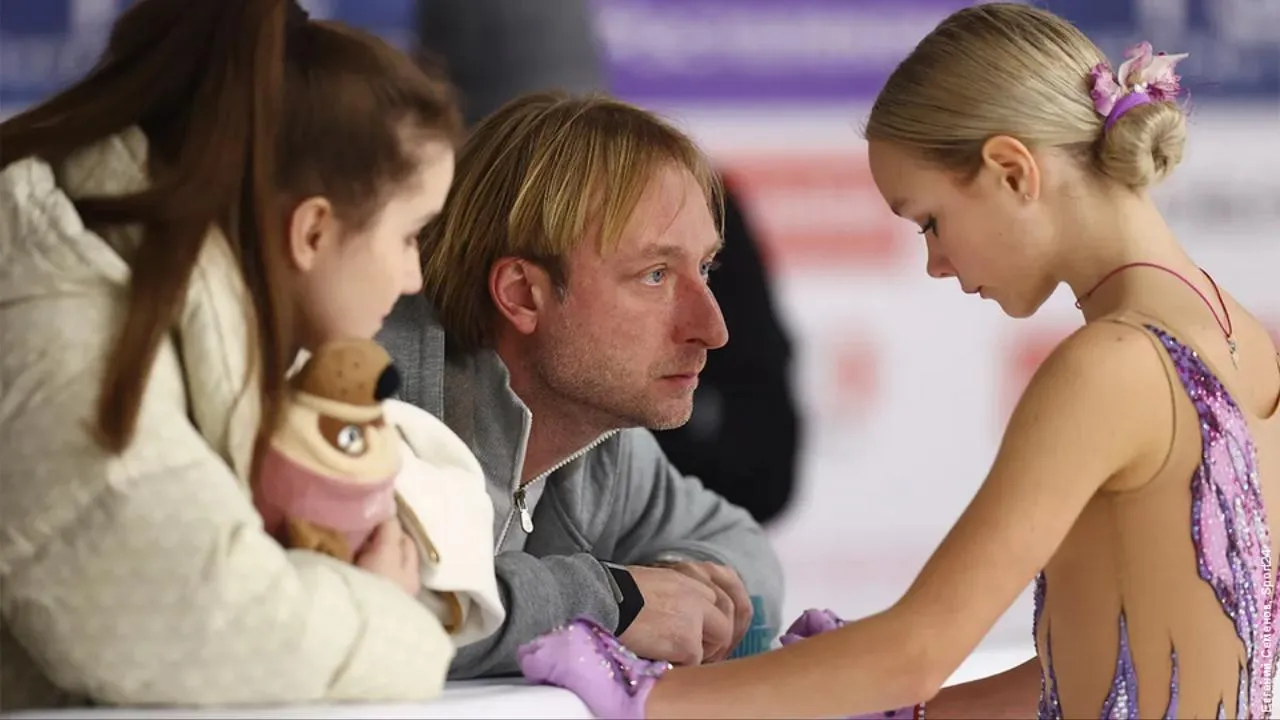 Мать фигуристки Костылевой назвала единственное условие, при котором дочь может вернуться к Плющенко