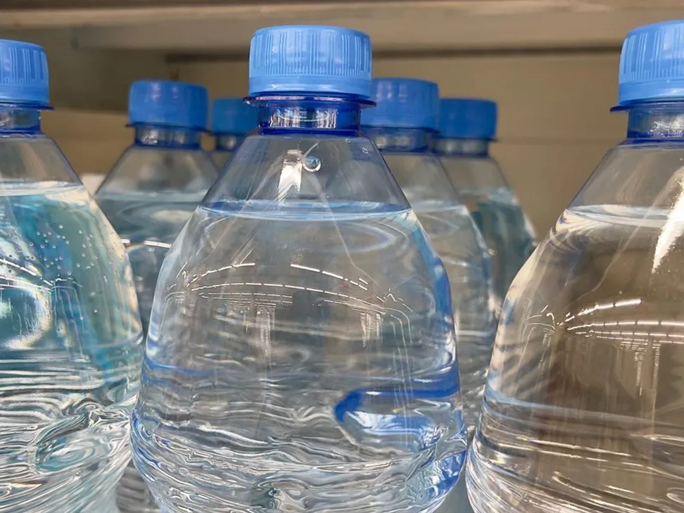 «Это повод для разговора с настоятелем»: священник объяснил, как реагировать на продажу святой воды в храме