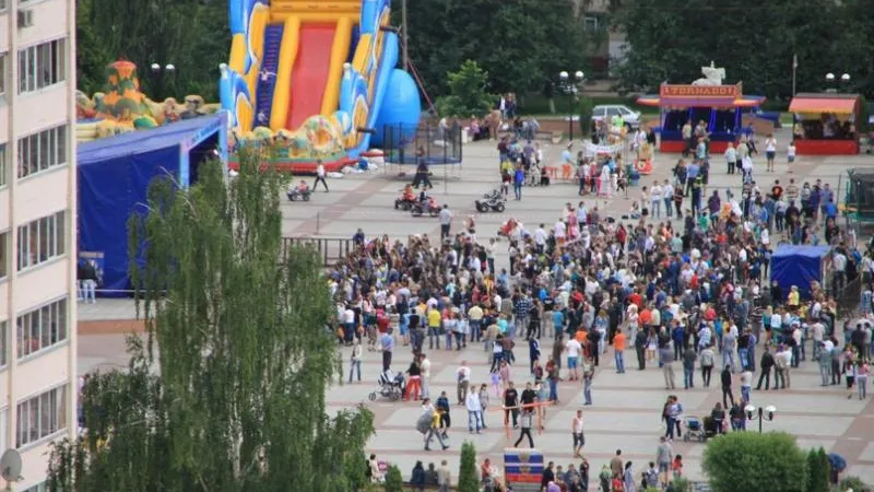 Колонна из 3 тысяч человек прошла по улицам Истры в День города