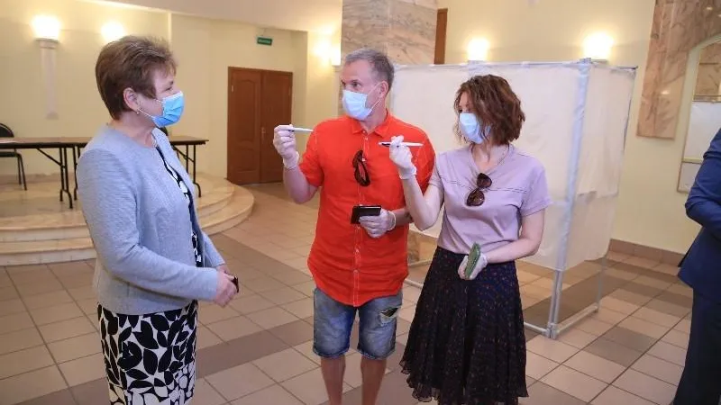 Рыбин и Сенчукова приняли участие в голосовании по поправкам в Подмосковье