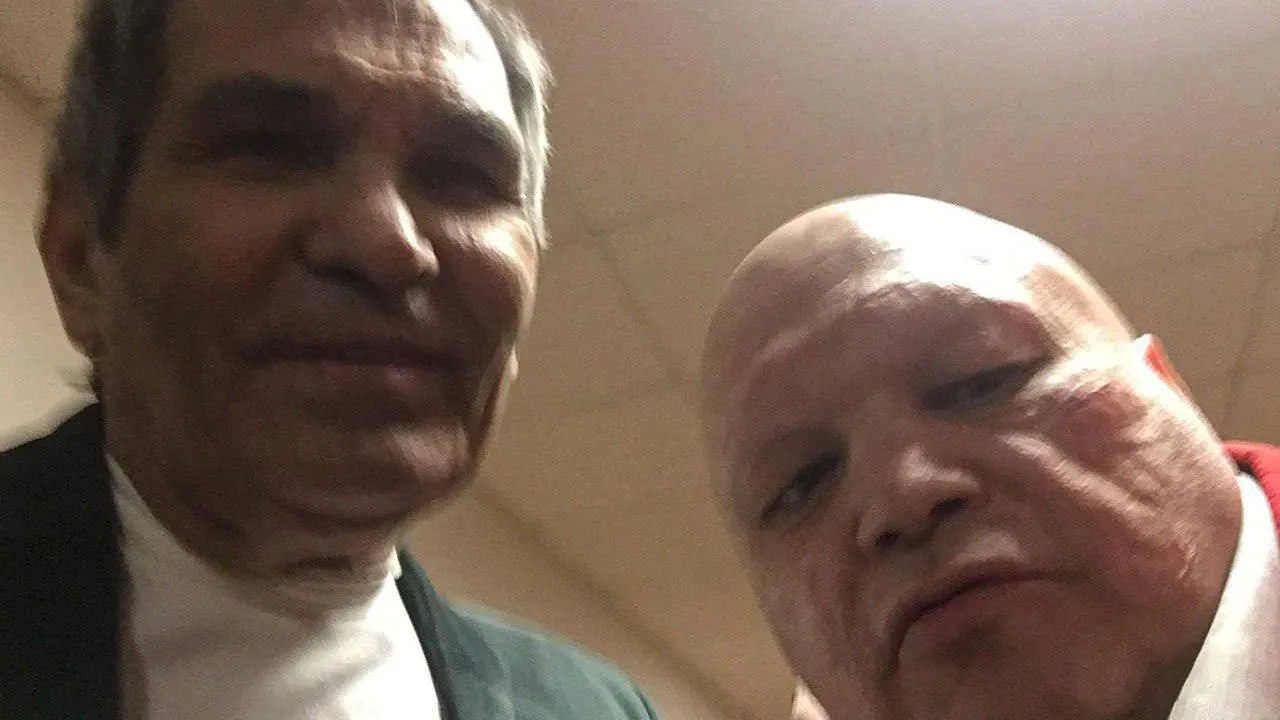 Союз ритуальных агентов готовит Алибасову стеклянный гроб и памятник с унитазом