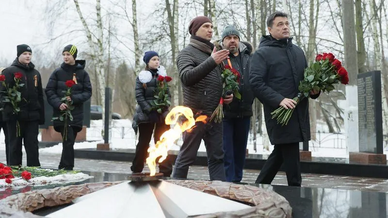 День памяти. Губернатор возложил цветы к мемориалу неизвестным воинам в Лобне