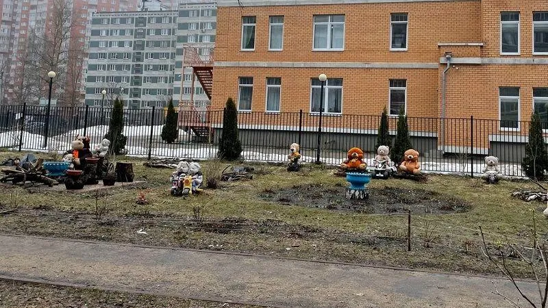 Жительницу Дмитрова напугал отряд мягких игрушек на мотоциклах