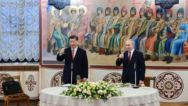 Ведущий Моррис сообщил о нанесении Путиным нанес мощного удара по мировому главенству США