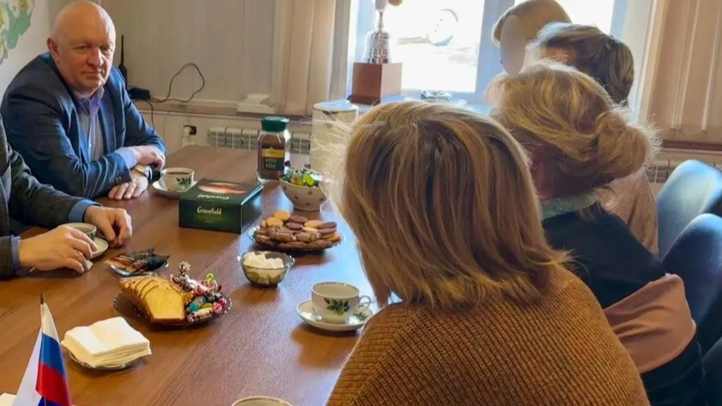 Фото: телеграм-канал Олега Жолобова / Встречи представителей власти с жителями округа проходят на регулярной основе