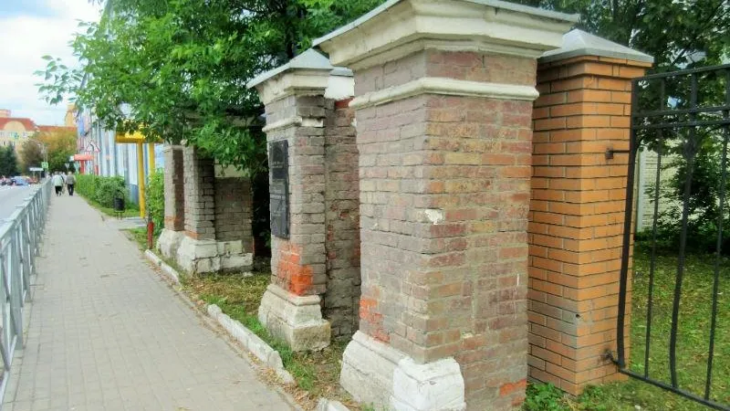Чеховские пилоны в Истре
