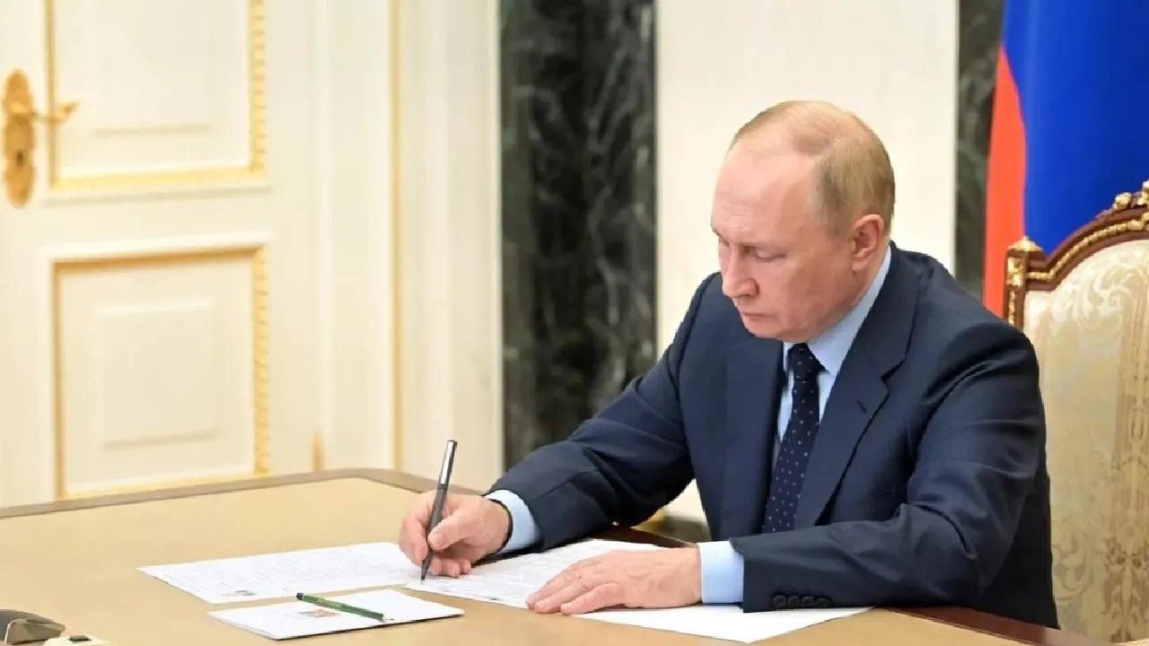 Путин подписал указ об обязательном страховании жизни и здоровья добровольцев – участников СВО