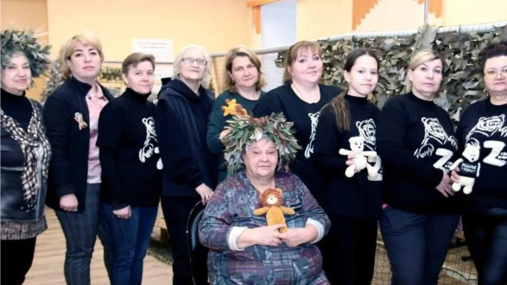 Алла Царева — вторая слева, Ксения Горяева — шестая. Фото: t.me/dmitriyvikulov