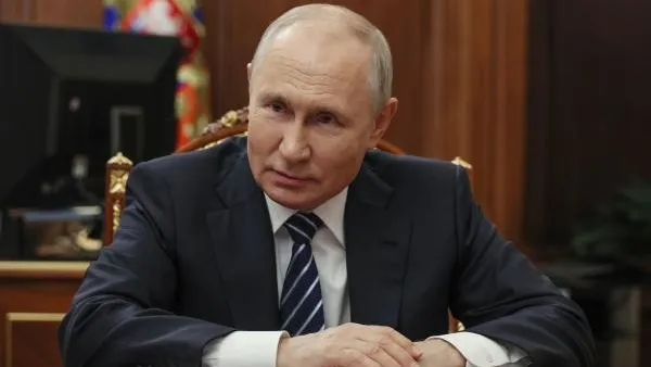Крымский мост появился на обложке учебника истории по инициативе Путина
