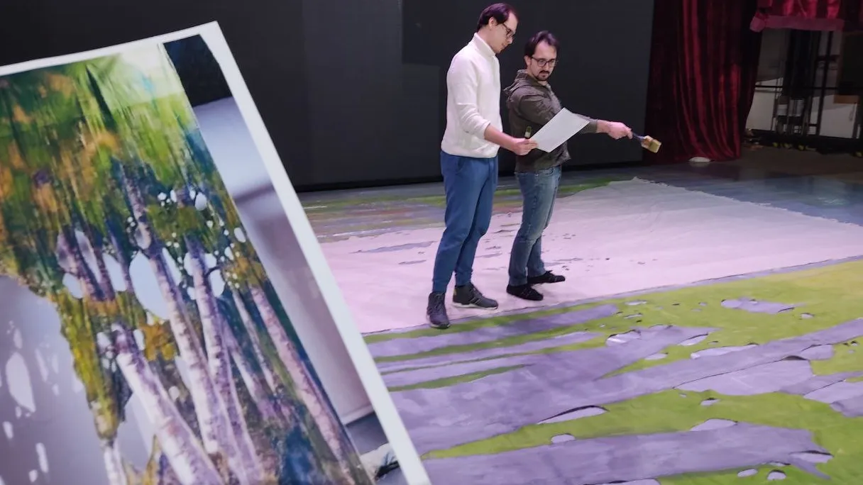 На фото: подготовка к спектаклю. Фото: ДК имени Конина