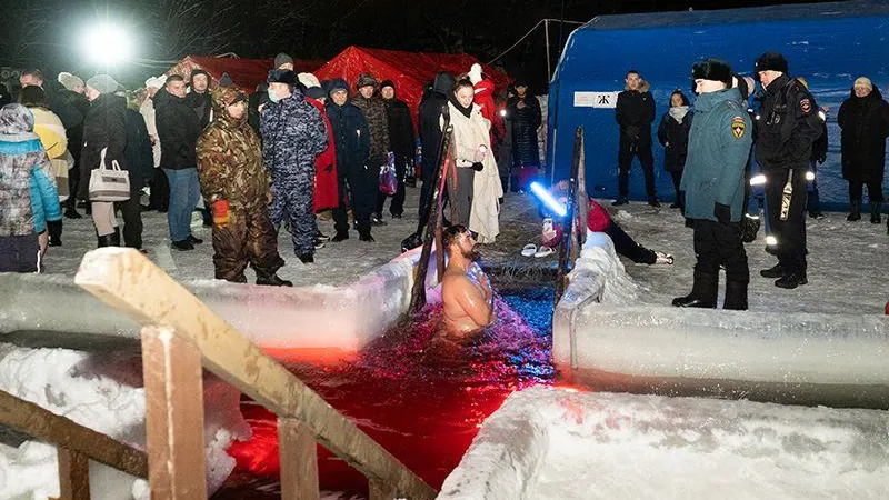В Ленинском городском округе прошли традиционные крещенские купания