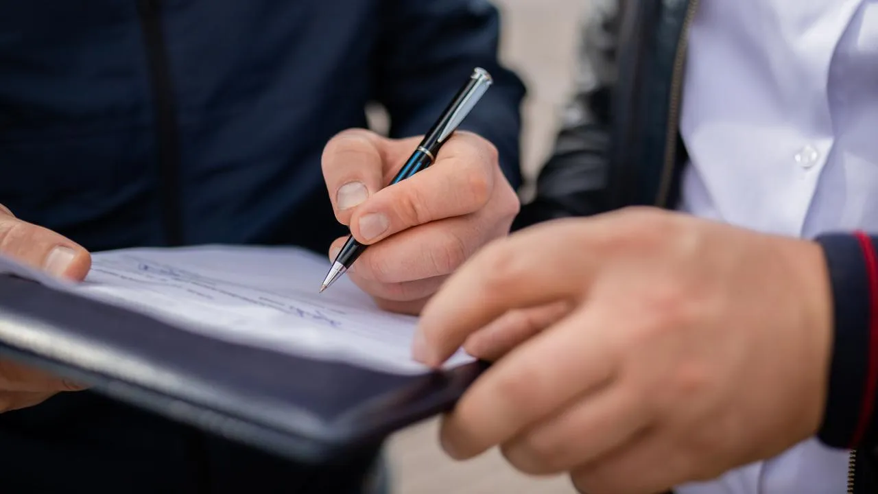 istockphoto.com/BONDART