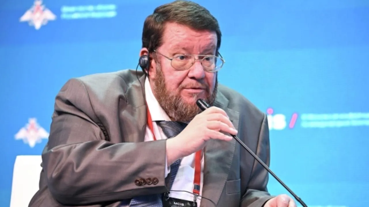 Политолог Сатановский принес свои извинения российским дипломатам