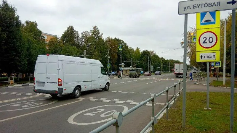 Почти тысячу пешеходных переходов к школам сделают безопасными в Подмосковье к 1 сентября