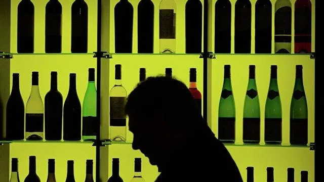 Нарколог: вероятность эволюционного непринятия алкоголя человеком маловероятна