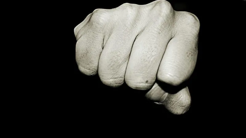 Житель Томской области избил старушку за гостеприимство