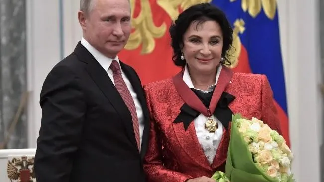 Президент РФ Владимир Путин и президент Всероссийской федерации художественной гимнастики Ирина Винер.
Фото: Алексей Никольский / РИА "Новости"