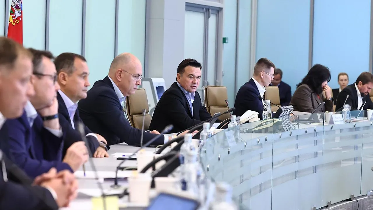 Андрей Воробьев поручил плотно заняться поиском учителей-предметников