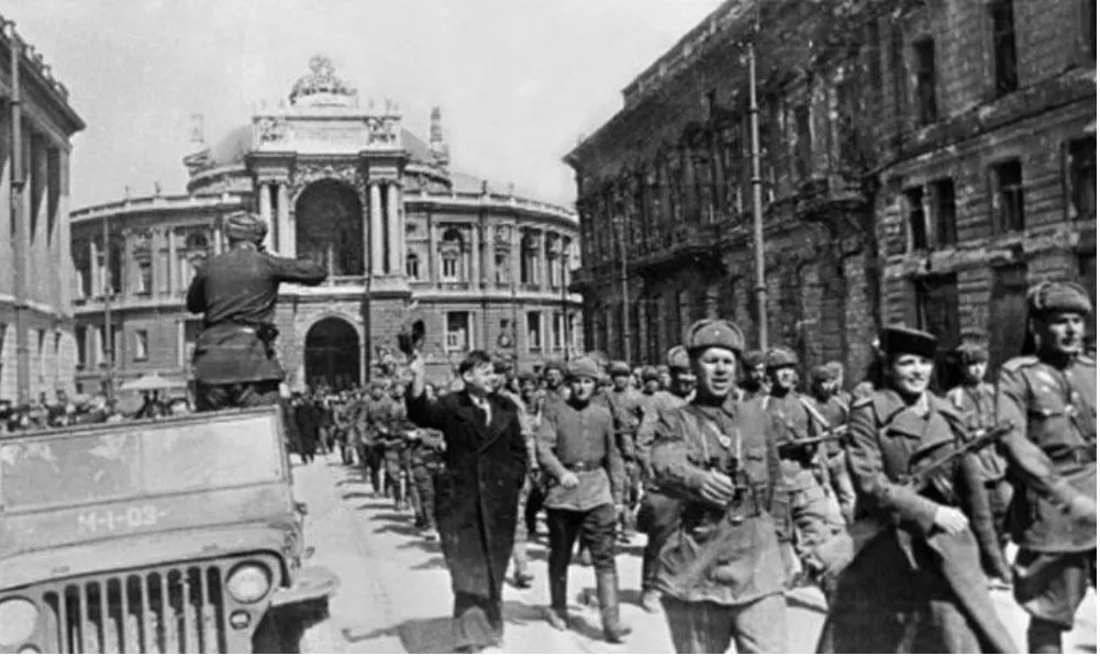 Красная армия в Одессе, 10 апреля 1944 года