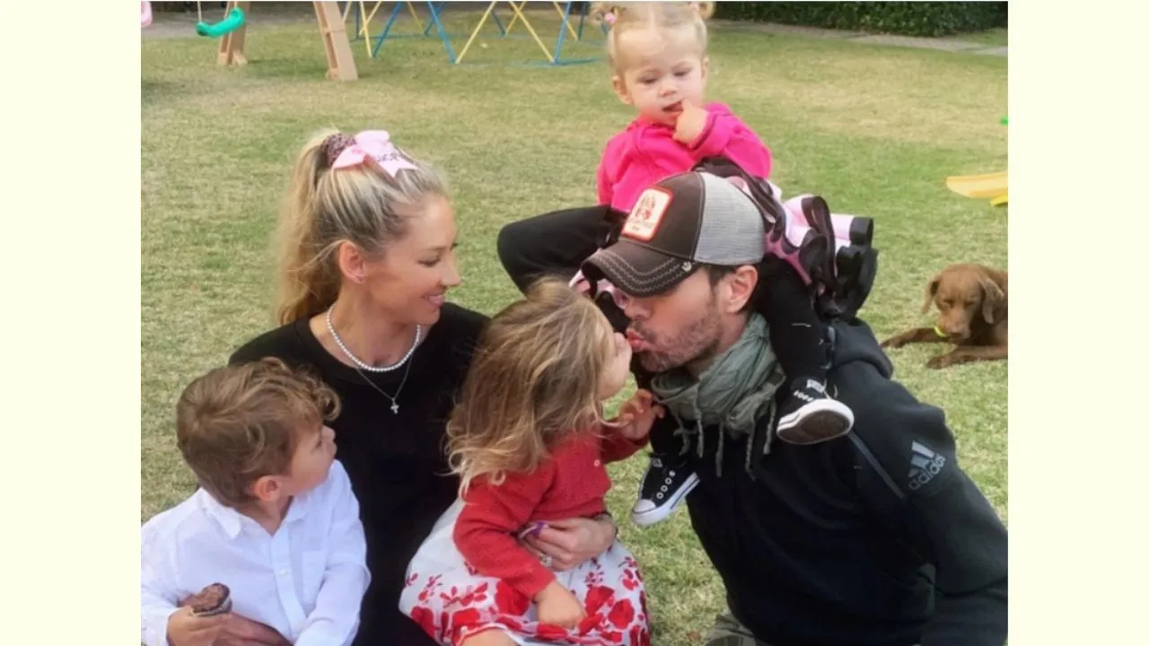 Анна Курникова и Энрике Иглесиас стали родителями четвертого ребенка