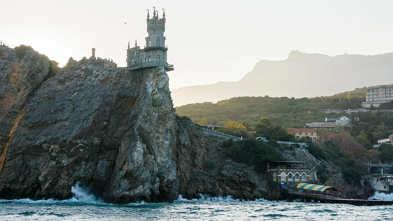 Замок «Ласточкино гнездо», Крым