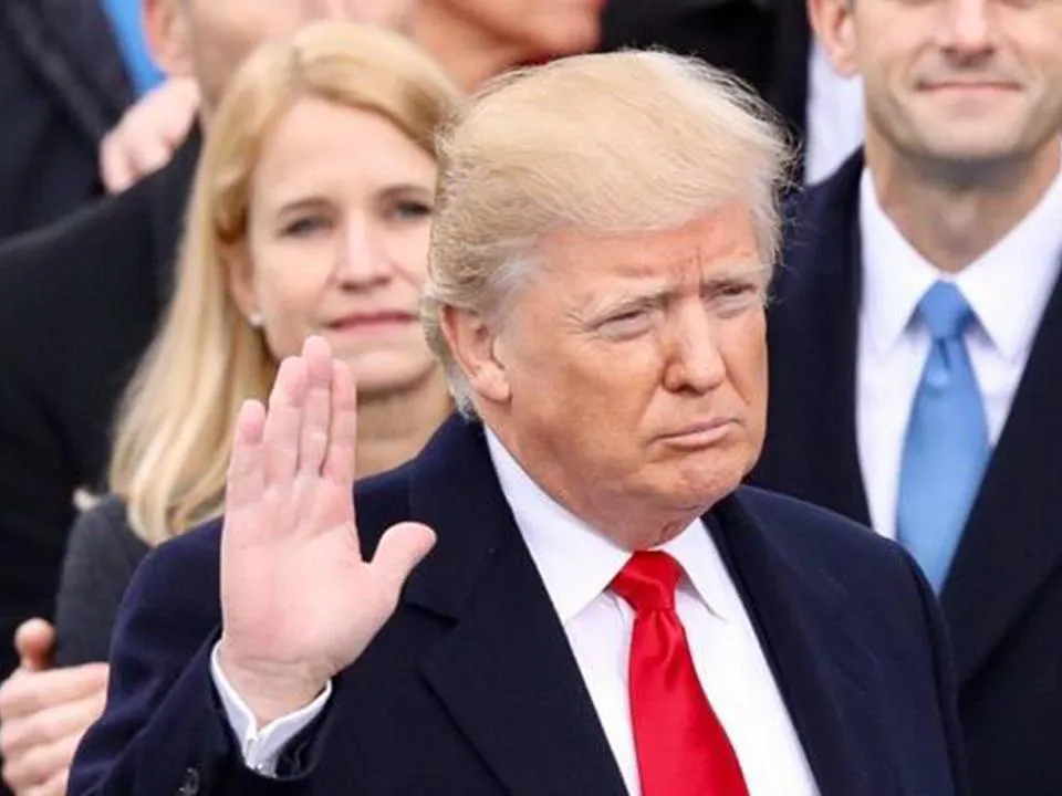 «Победа была одержана только благодаря нам»: зачем Трамп пытается переписать историю Второй мировой войны