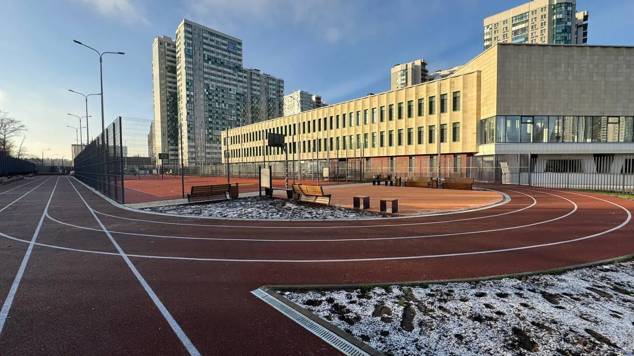 В Красногорске поставили на кадастр школу в ЖК «Изумрудные Холмы»