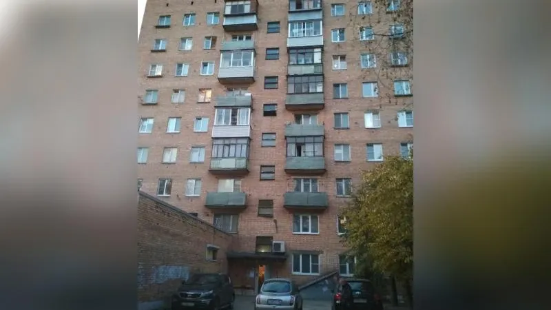 Жители подмосковной многоэтажки год живут со сломанным лифтом