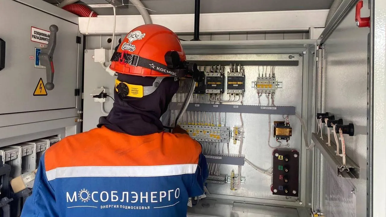 Два дома для переселенцев из аварийного жилья обеспечат надежным электроснабжением в Пущино