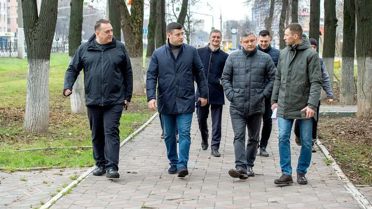 И. о. главы Подольска осмотрел содержание общественных территорий на двух улицах