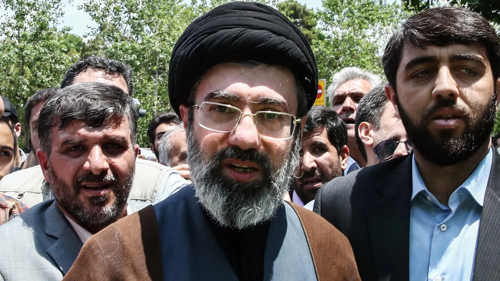 Моджтаба Хаменеи (в очках), Тегеран, май 2019 года. Saeid Zareian