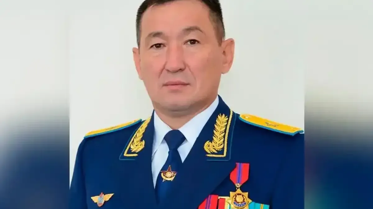 Токаев освободил от должности главу Минобороны и министра транспорта Казахстана