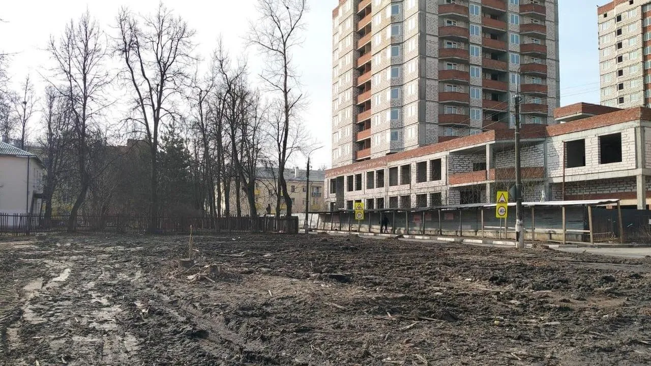 В Ступино демонтировали аварийный жилой дом