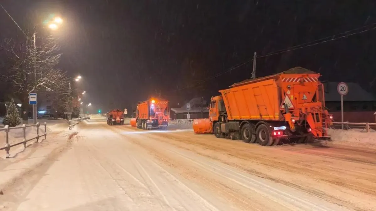 Ночная миссия чистоты: коммунальщики Серебряных Прудов взяли под контроль 250 км дорог