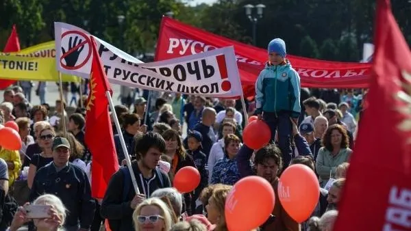 Министр образования Латвии заявила об угрозах со стороны родителей учеников