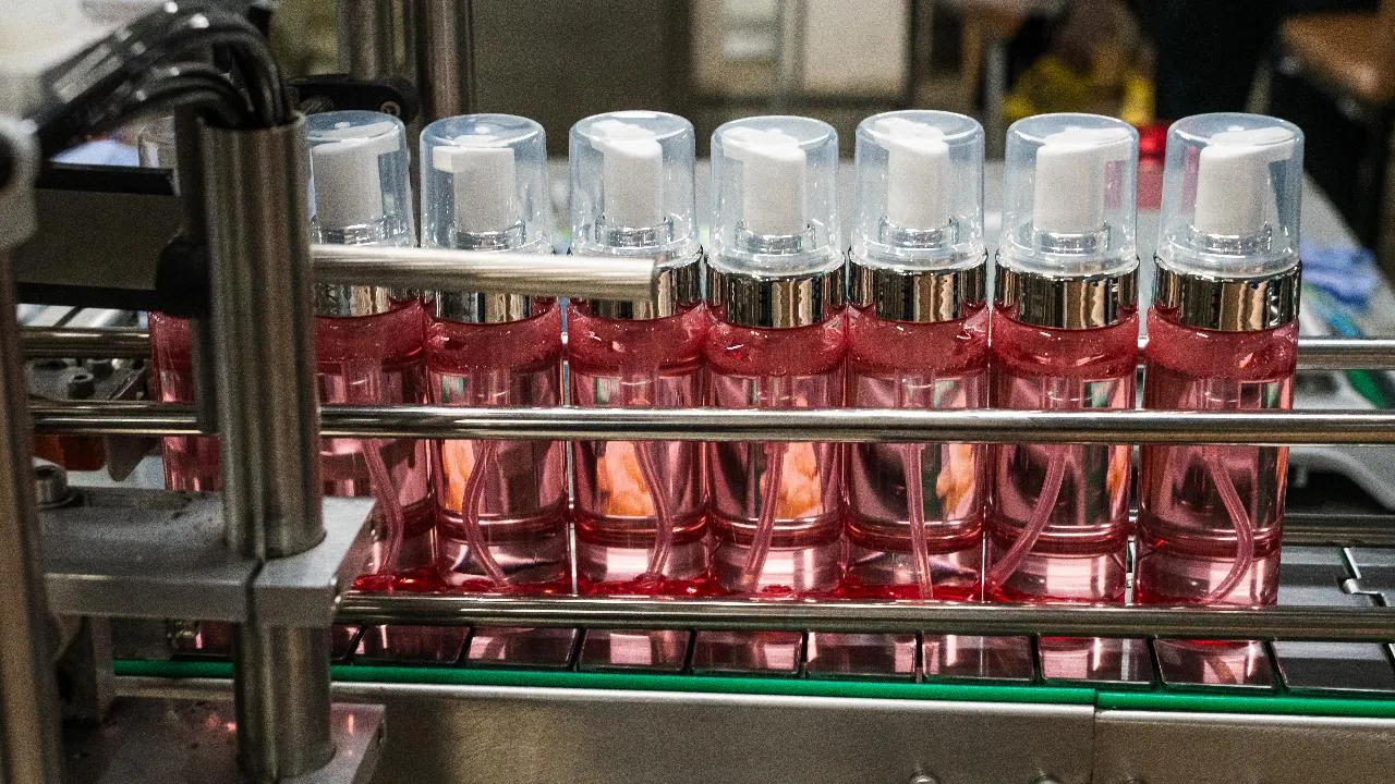 Производитель косметики из Подмосковья откроет новые учебные центры в Ташкенте и Владивостоке