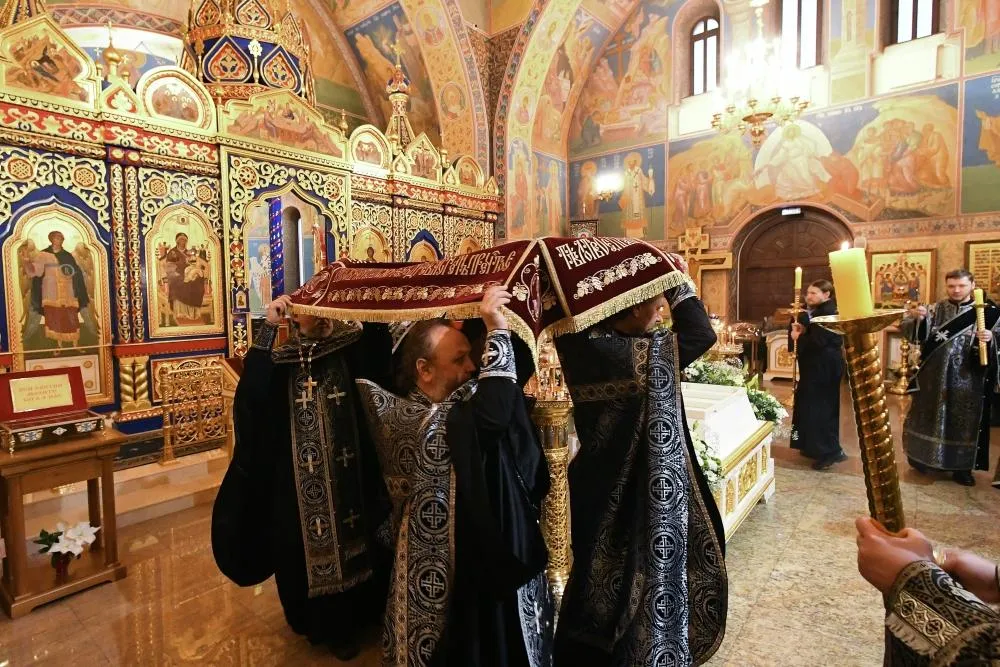 Вынос плащаницы