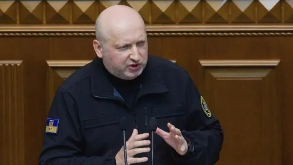 Турчинов назвал условия отмены военного положения на Украине