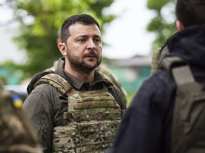 Политолог доказал, что Зеленский не думает о своем народе, а зарабатывает на нем