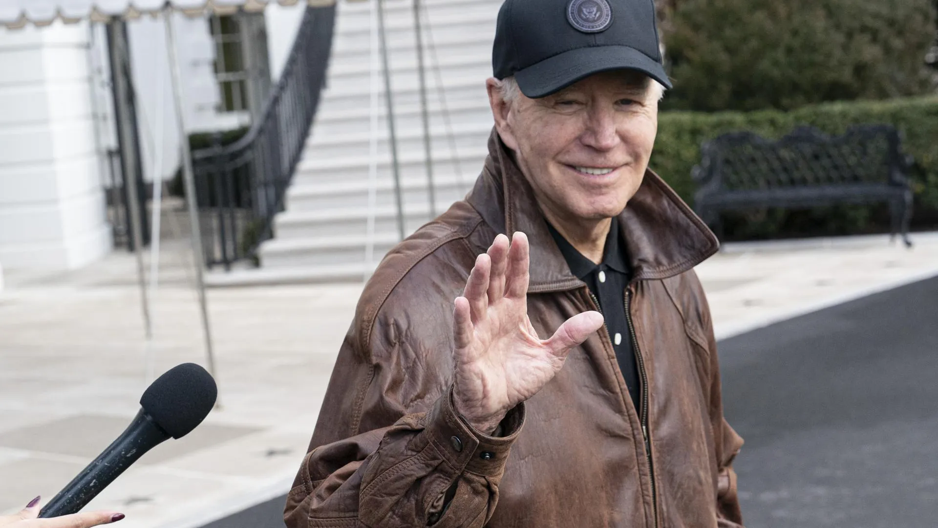 Chris Kleponis / Pool