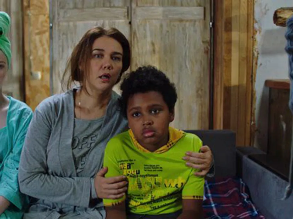 Кадр из фильма «Семья года». Режиссер А. Аскаров. 2021 год