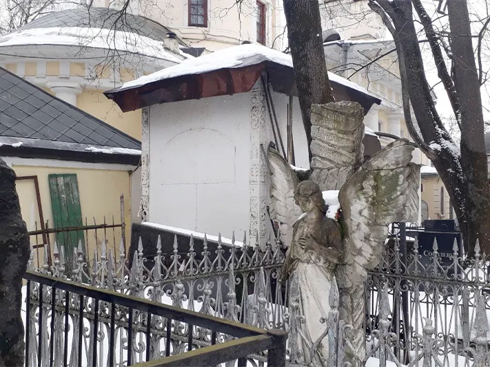 Из склепа на Ваганьковском кладбище исчезли останки подмосковного мецената