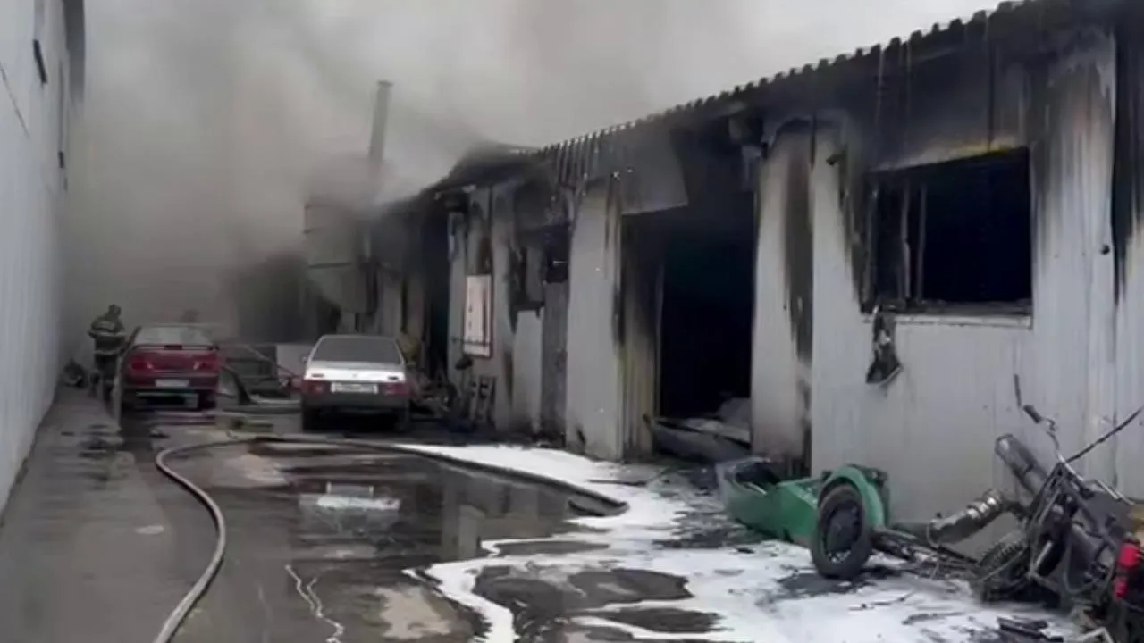 Прокуратура взяла на контроль установление обстоятельств пожара в автосервисе в Щелково