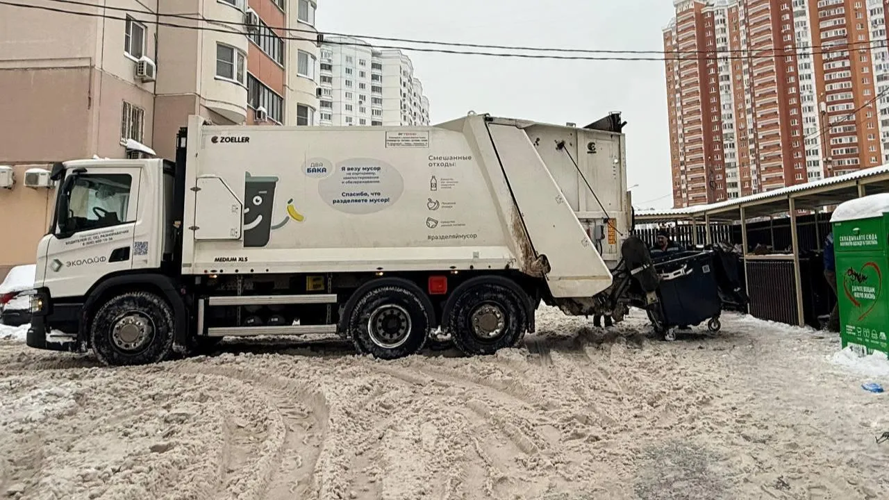 Регоператоры Подмосковья перешли на усиленный режим работы из-за снегопада