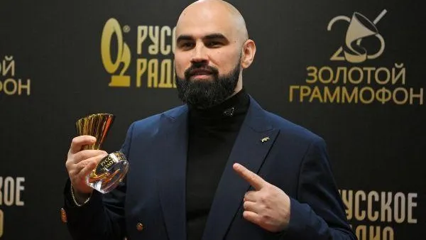 Артем Умрихин нашел замену Анне Дзюбе