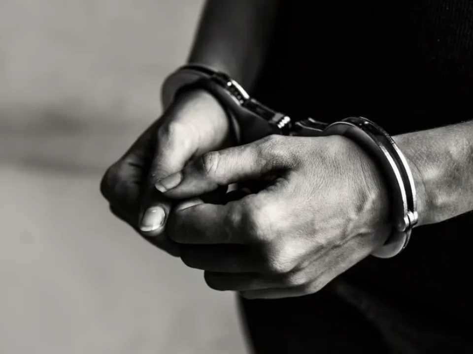 «От него пострадали многие»: в Долгопрудном поймали подозрительного мужчину, который приставал к детям и женщинам