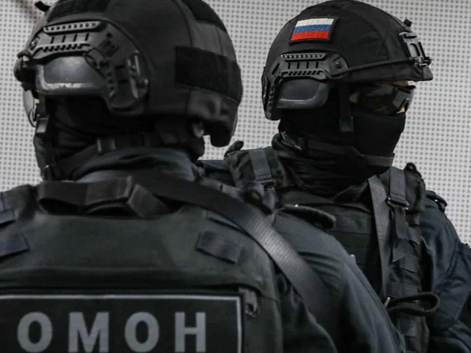 Охота на СМИ: почему силовики врываются с обысками в офисы российских изданий — и что случилось в редакции Baza