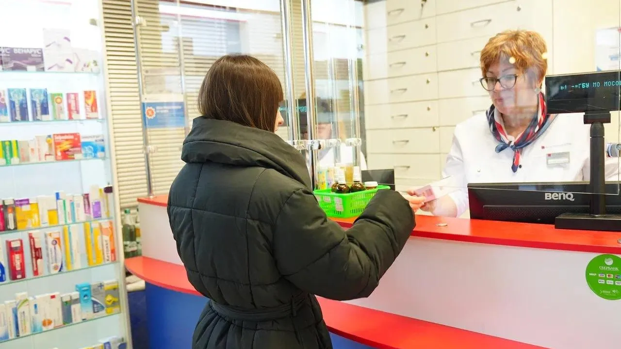 Жители Подмосковья смогут продлить электронный рецепт на льготный препарат с помощью робота Светланы