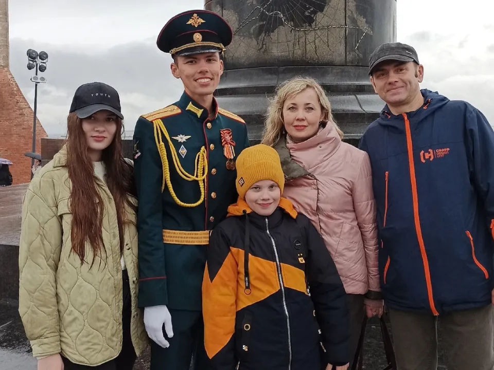 «Было в сердце две лампочки, одна погасла»: мать улыбчивого лейтенанта рассказала о гибели сына на СВО