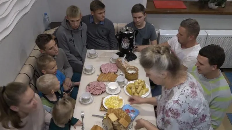 Семнадцать детей и 23 внука. Самая большая семья Подмосковья рассказала, как устроен ее быт